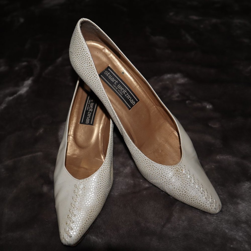 *Vintage* Stuart Weitzman Pearl/Gold Kitten Heels, Size 9